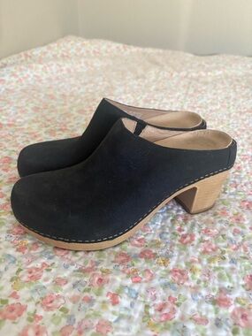 Dansko Black Leather Heel Clog Mules